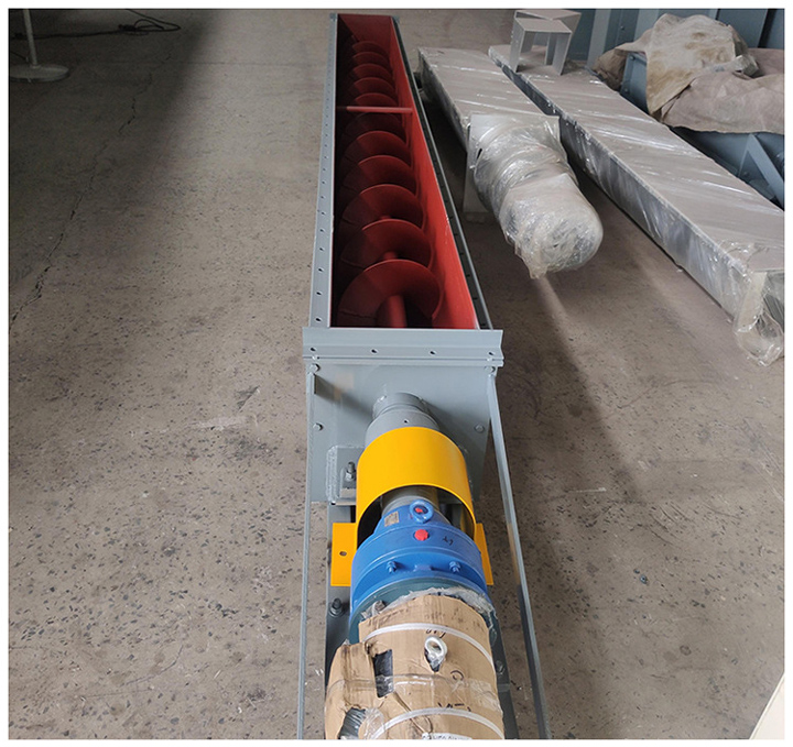 Shafted screw conveyor