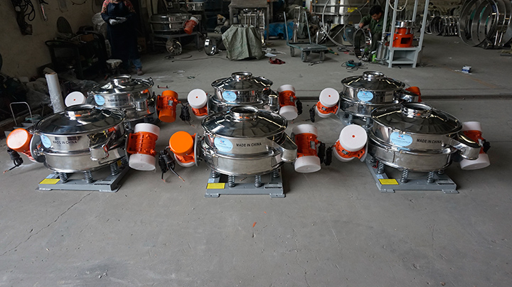 Circular ultrasonic vibrating screen