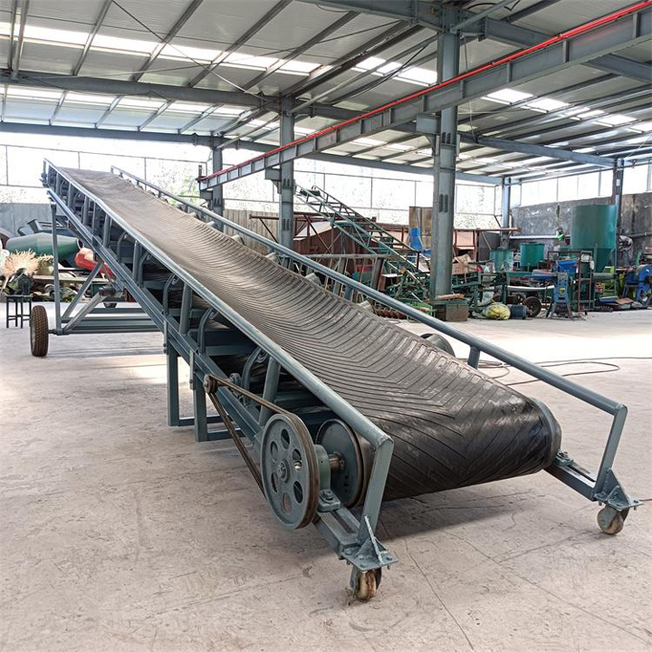 What are the features and advantages of sand and gravel belt conveyor?