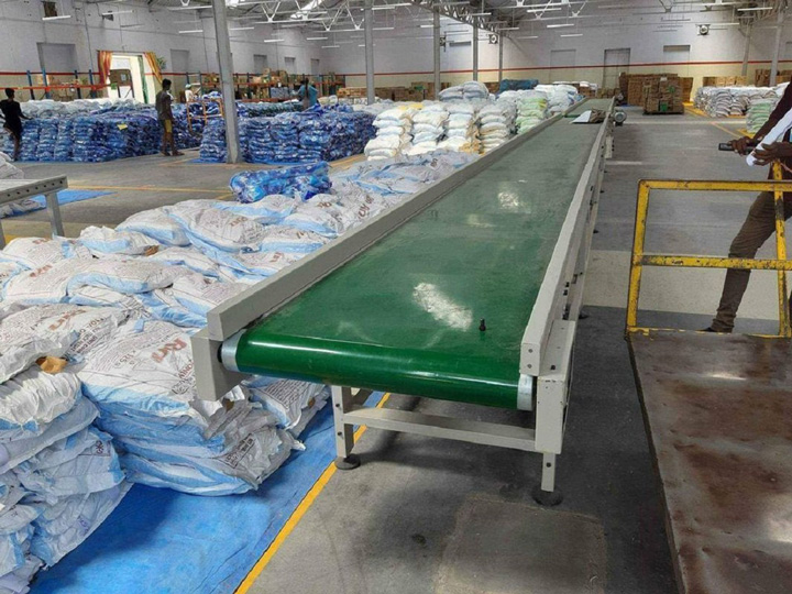 What is the belt conveyor for flour used for?