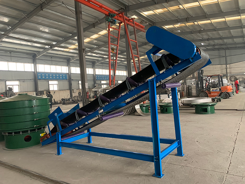 What are the types of rubber belt conveyors