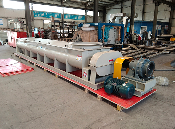 Water circulation U-shaped screw conveyor